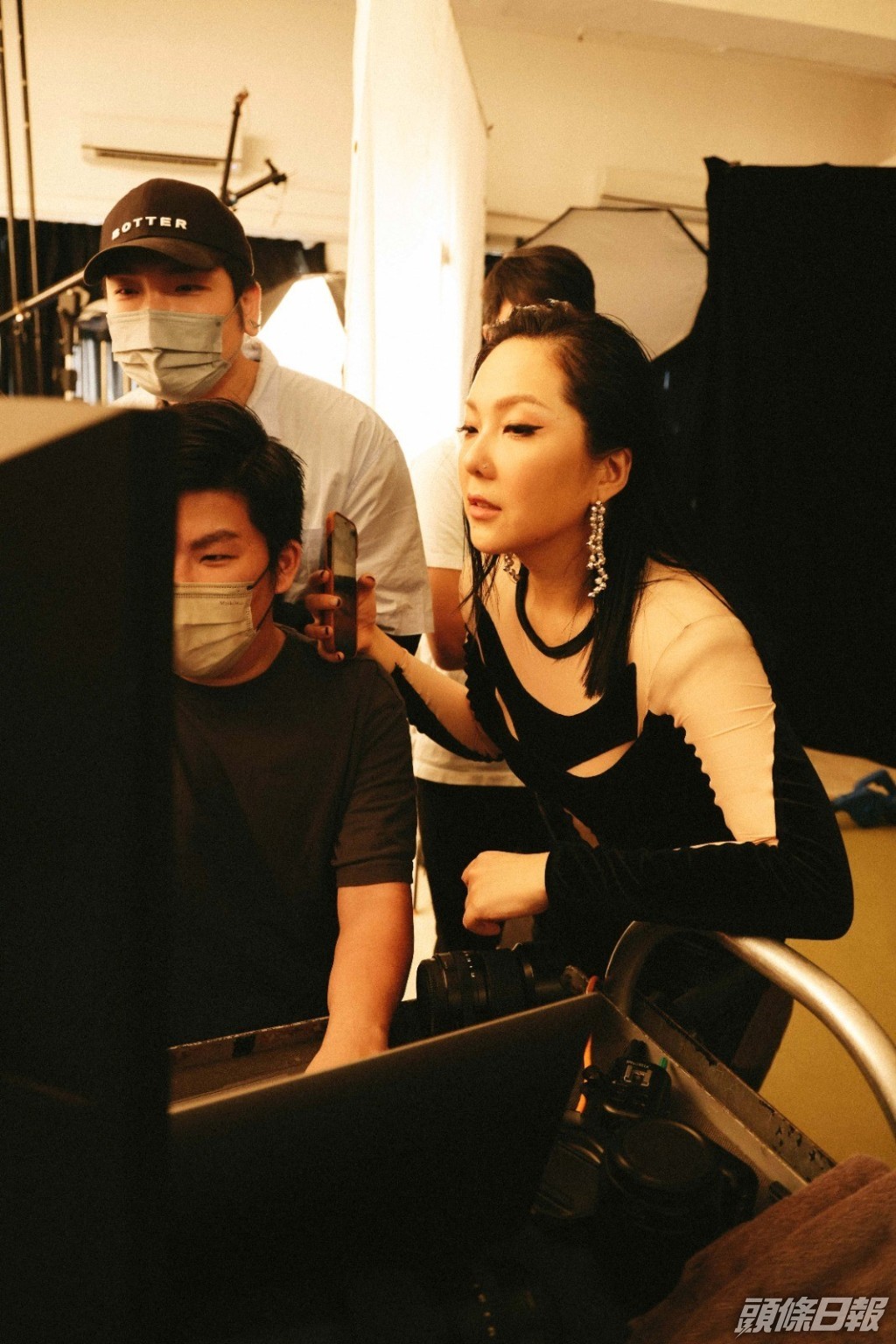 衞蘭而家有學唱歌。